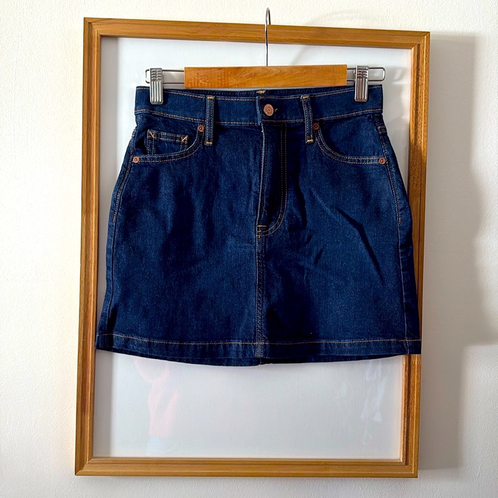 GAP blue denim mini skirt size 24/00petite